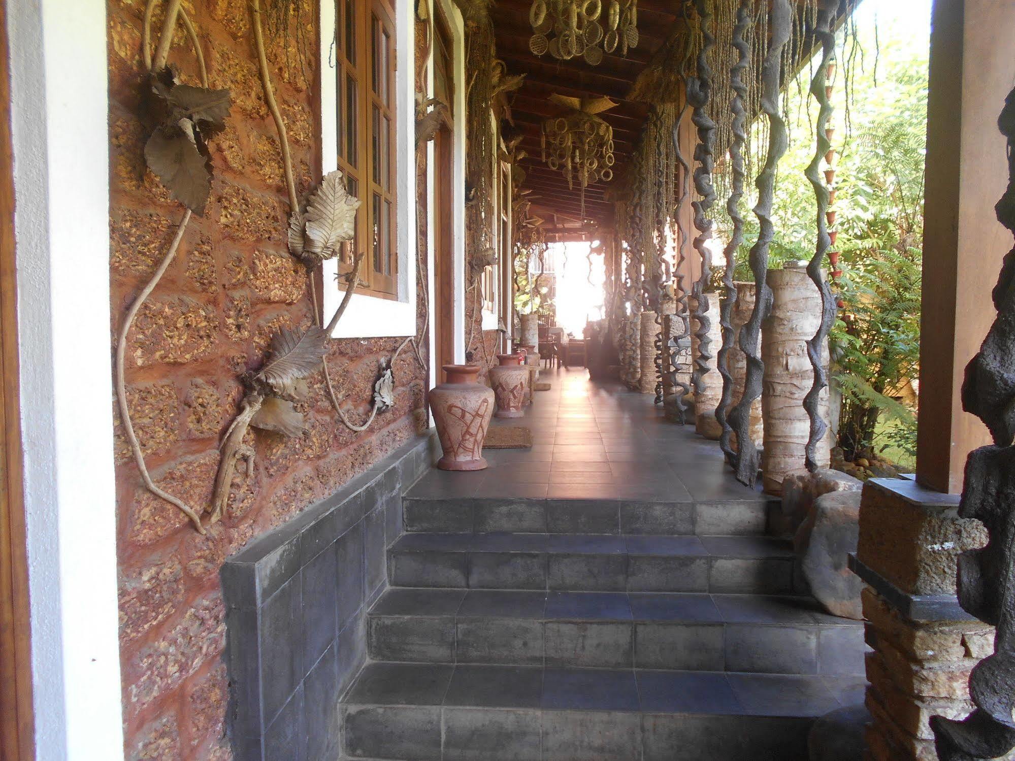 Sapphire Holiday Resort Ratnapura Eksteriør bilde